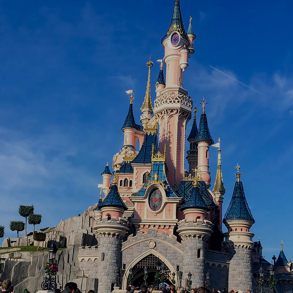 https://www.ceno-travel.com/cache/image/202301271222150.Disneyland-Paris.png