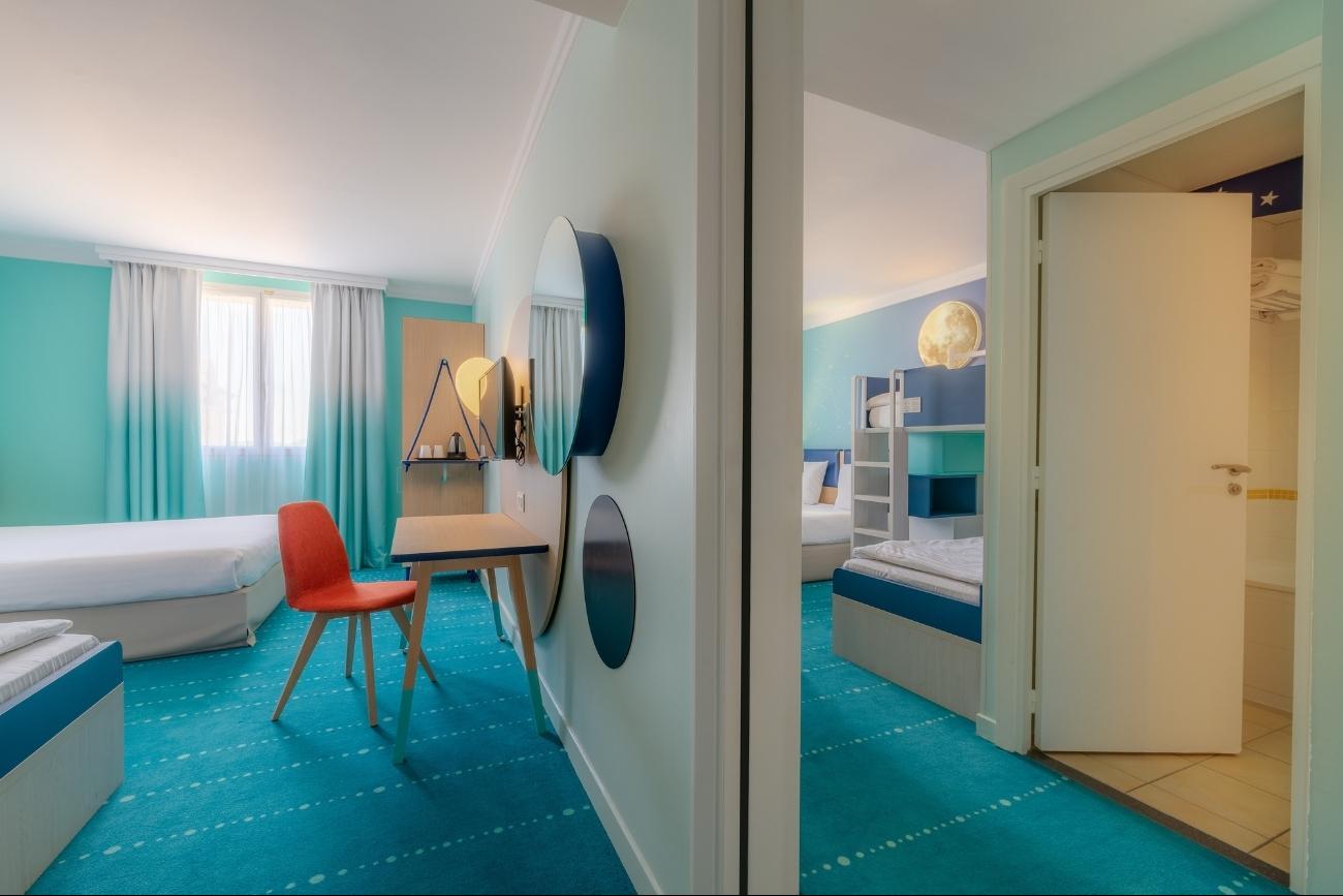 Grand Magic hotelroom met connecting door