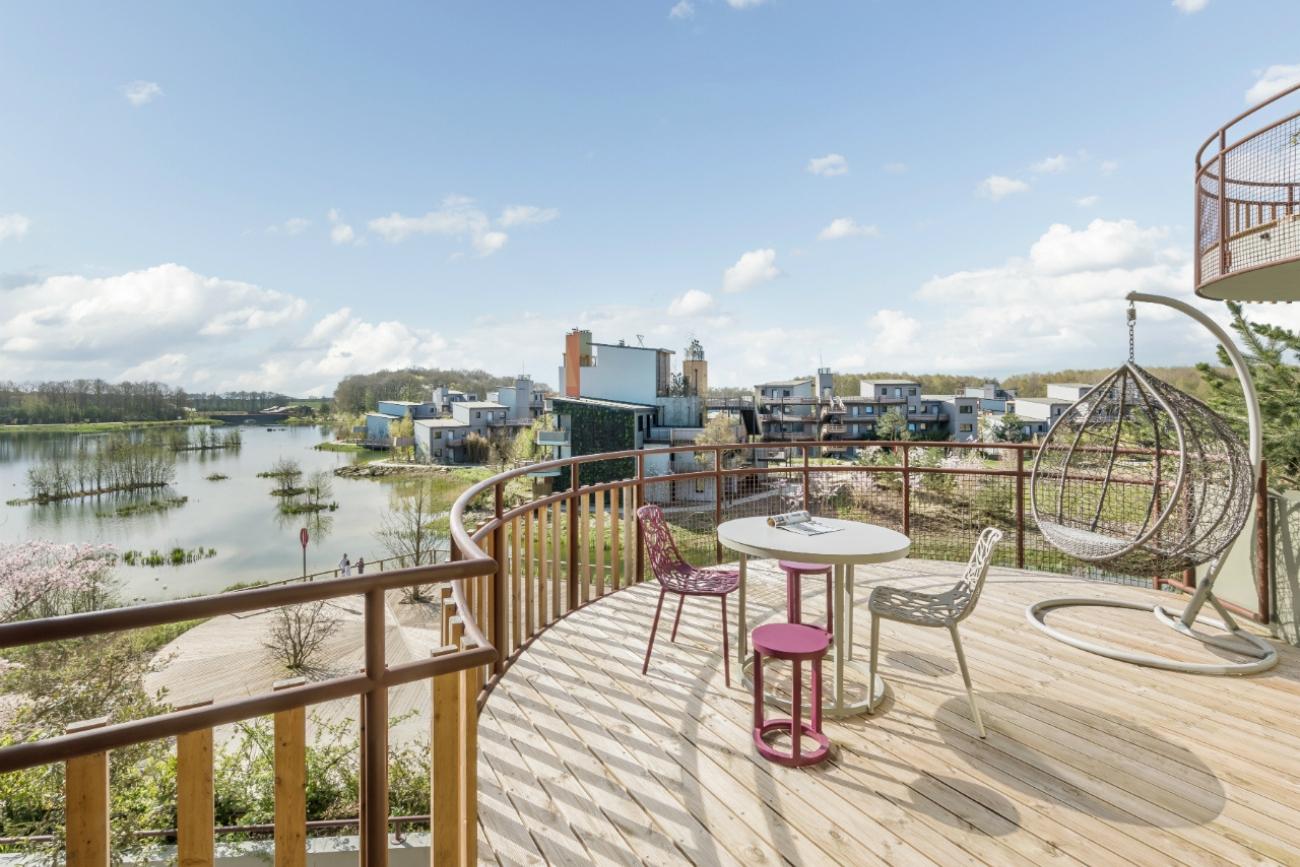 Terrasse mit Blick auf Center Parcs Villages Nature Paris