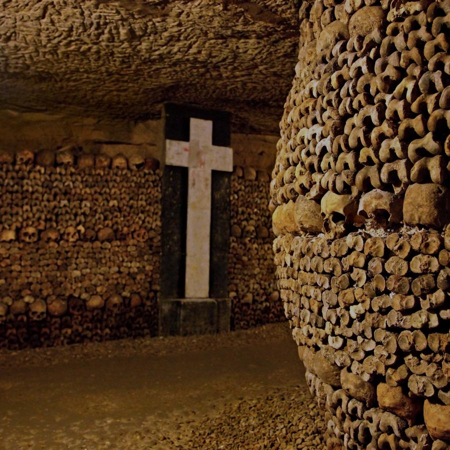 Catacomben, indrukwekkend groepsbezoek Parijs