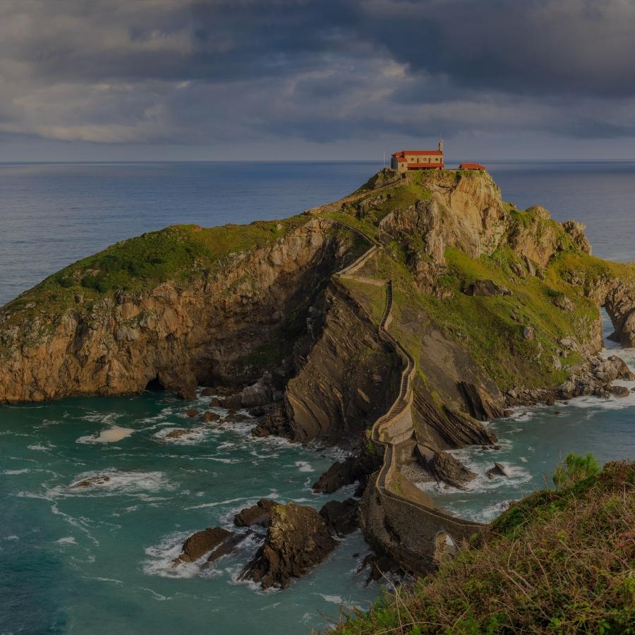 Rotseiland Gaztelugatxe, groepsreis Bilbao 