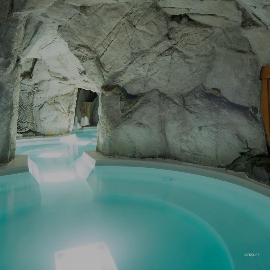 Blue Springs Pool azuurblauw water in grotten